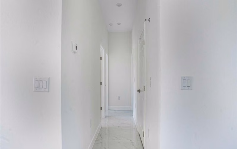 Casa en Venta para Inversión en Lehigh Acres, Florida - Imagen 4