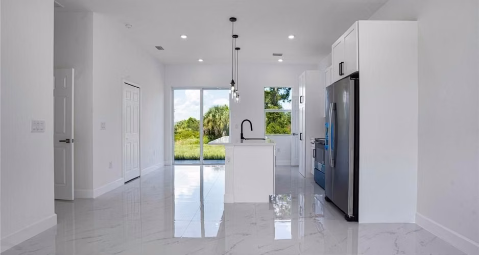 Casa en Venta para Inversión en Lehigh Acres, Florida - Imagen 3