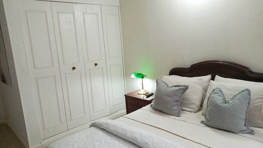 HABITACIÓN AMOBLADA