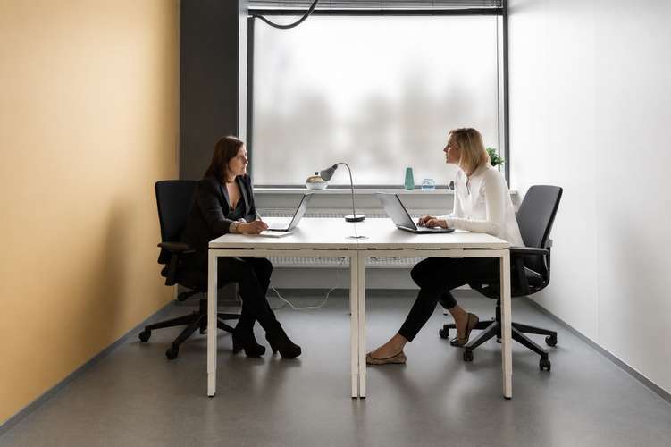 Uso de oficina privada bajo demanda en Regus Medellin, Los Colores