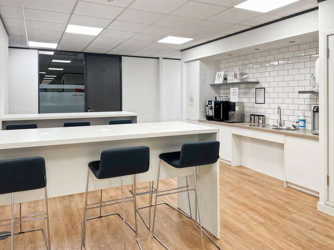 Oficina privada en alquiler – Regus Medellin, Los Colores en - Imagen 5