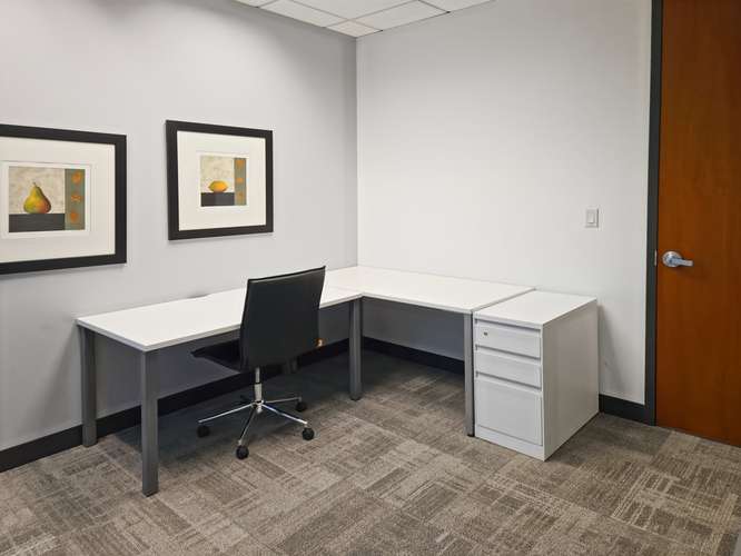 Oficina privada en alquiler – Open Office Envigado, Buena Mesa en