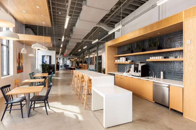 Únete a una comunidad empresarial en crecimiento en Medellin, Celestial House
