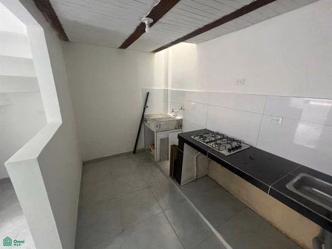 CASA DE DOS HABITACIONES EN ALQUILER