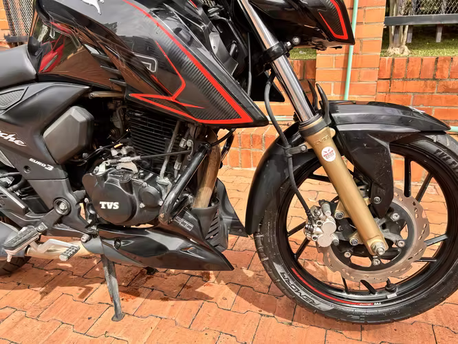 Moto TVS Apache RTR V Modelo 
