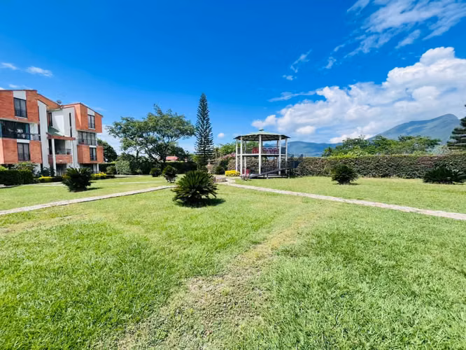 moderna y fresca propiedad en casa duplex de Chinauta - Imagen 17