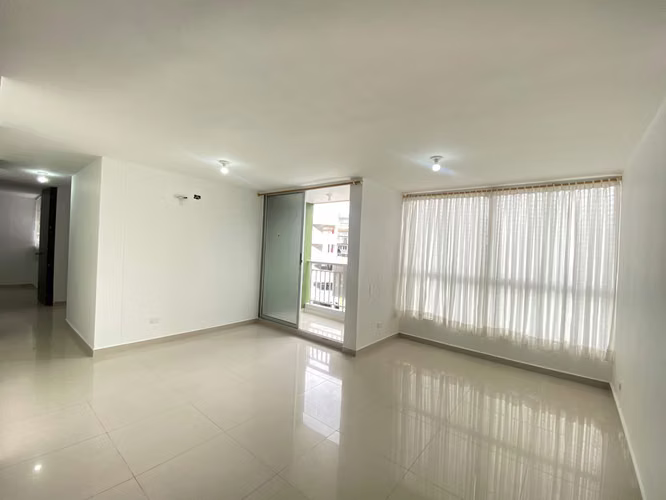 BEAUTIFUL AND SPACIOUS APARTMENT IN VILLA CAROLINA