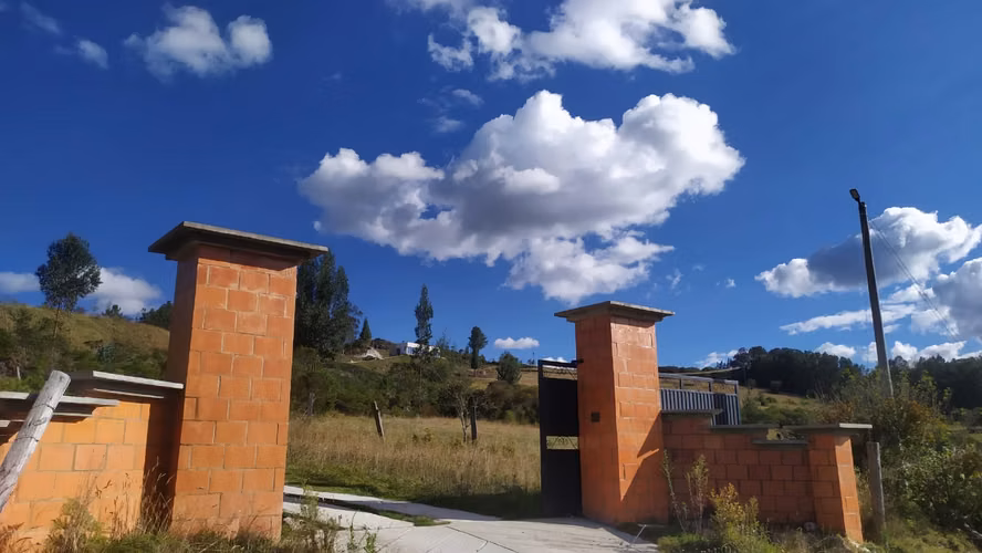 Venta lote conjunto cerrado con licencia de contrucción Paipa, Boyacá.  Vista al lago sochagota.