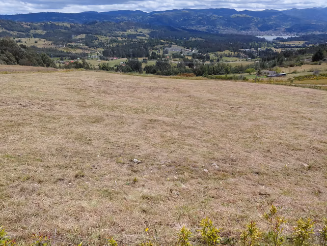 Venta lote conjunto cerrado con licencia de contrucción Paipa, Boyacá.  Vista al lago sochagota. - Imagen 9