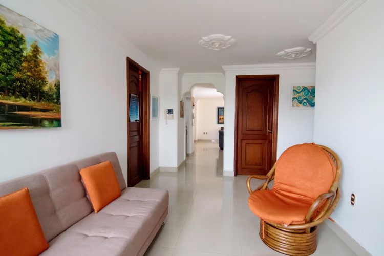 VENTA APARTAMENTO PINOS. EDIFICIO EL PÓRTICO