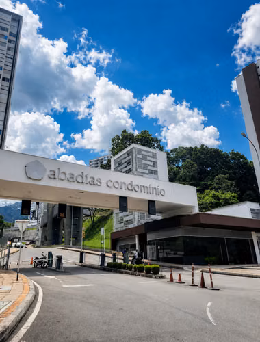 VENTA APARTAMENTO ABADÍAS CONDOMINIO. CONJUNTO SACROMONTE