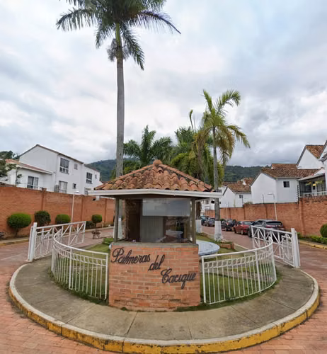 VENTA  CASA LAGOS DEL CACIQUE. CONJUNTO  PALMERAS DEL CACIQUE
