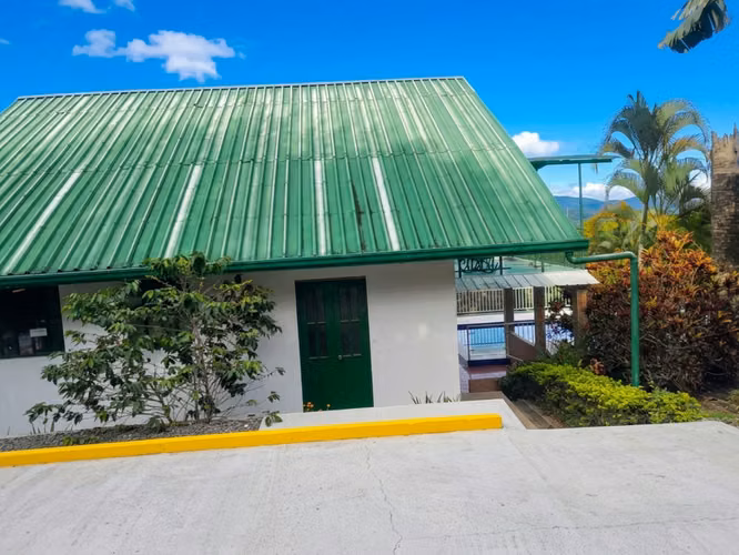 Espectacular  Finca en Anapoima Vereda La Esmeralda – 2 Casas, Piscina Y Gran Terreno