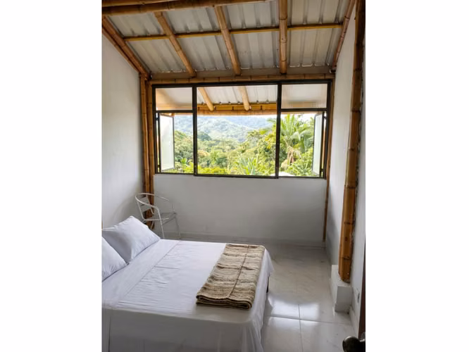 Espectacular  Finca en Anapoima Vereda La Esmeralda – 2 Casas, Piscina Y Gran Terreno