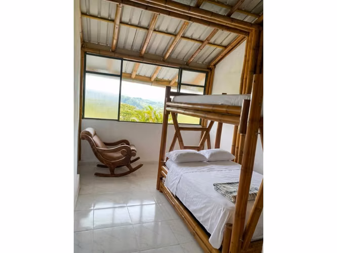 Espectacular  Finca en Anapoima Vereda La Esmeralda – 2 Casas, Piscina Y Gran Terreno