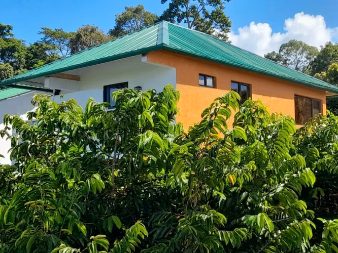 Espectacular  Finca en Anapoima Vereda La Esmeralda – 2 Casas, Piscina Y Gran Terreno