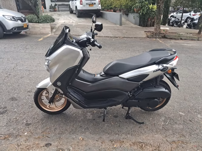 Yamaha Nmax  - 12.600 km - SOAT vigente feb  - Imagen 4