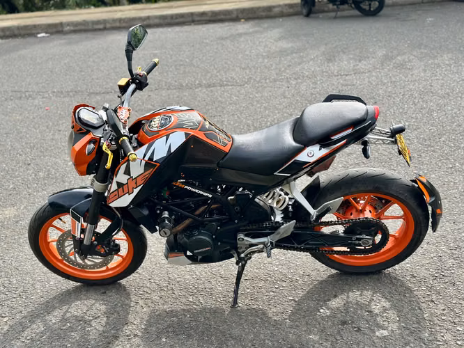 KTM DUKE 200 NG — EXCELENTE ESTADO 