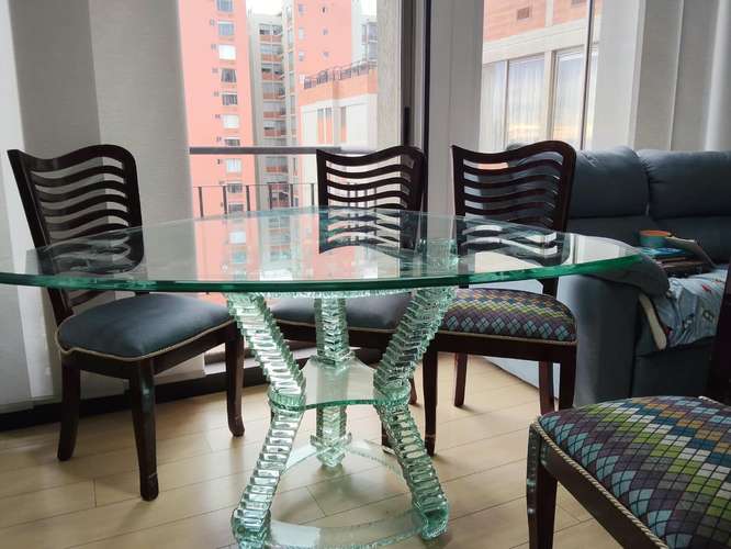 DINING ROOM IN GLASS
