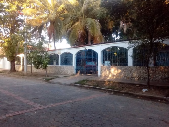 Excelente casa quinta en ricaurte cundinamarca para remodelar - Imagen 4