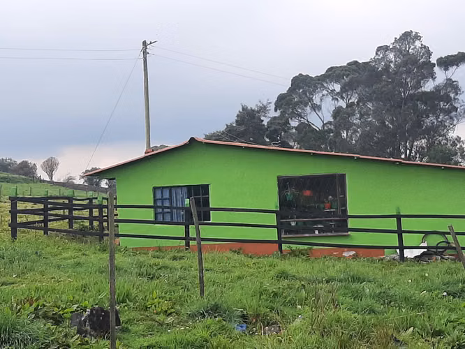 Excelente finca a 12 kms de tabio por via destapada en buen estado