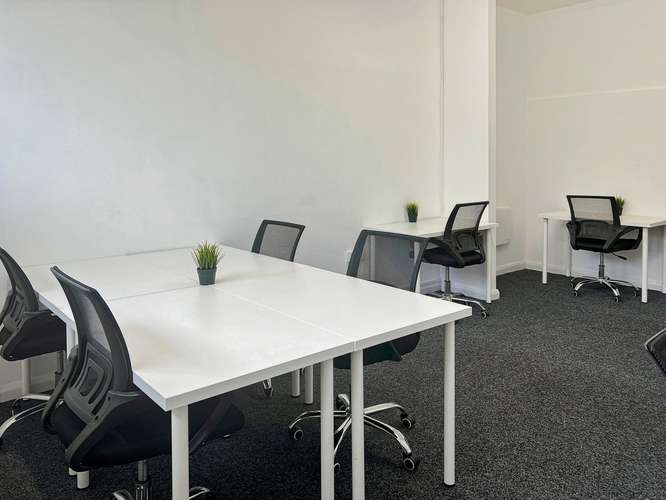 Amplio espacio de oficina en alquiler – HQ Bogota, Tintal - Imagen 8