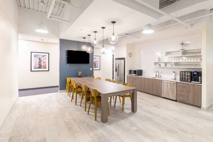 Uso de oficina privada bajo demanda en Regus Cali, Edificio The C