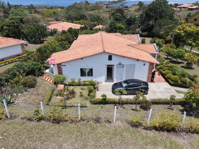 VENTA CASA CAMPESTRE  MESA DE LOS SANTOS. CONDOMINIO VILLARÉN