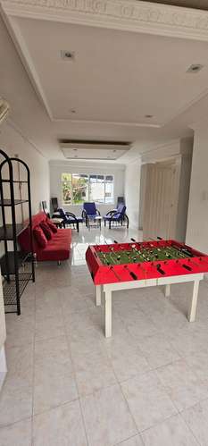Casa con piscina en el centro de Melgar | 7 habitaciones, capacidad para 35 personas e ideal para inversión turística