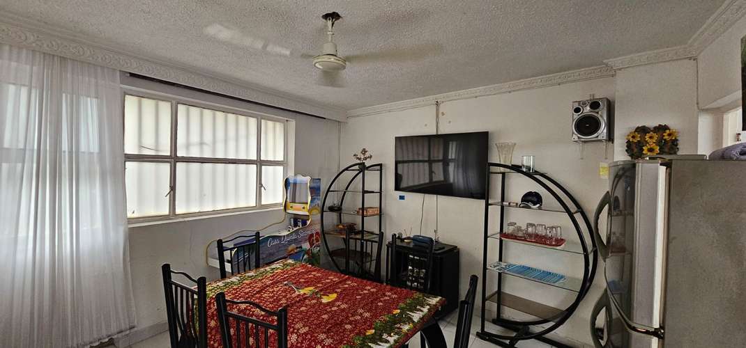 Casa con piscina en el centro de Melgar | 7 habitaciones, capacidad para 35 personas e ideal para inversión turística
