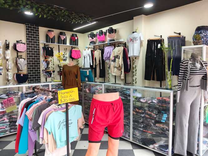 Urgente vendo almacén de ropa interior al por mayor 