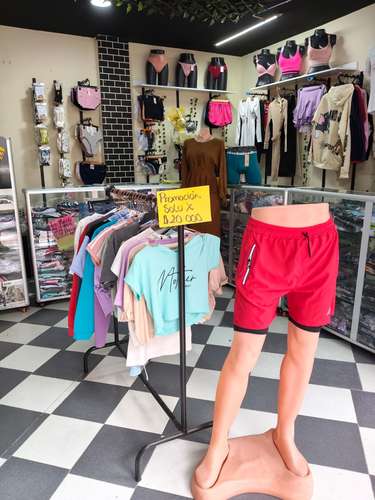 Urgente vendo almacén de ropa interior al por mayor 