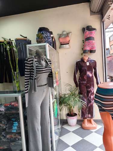 Urgente vendo almacén de ropa interior al por mayor 