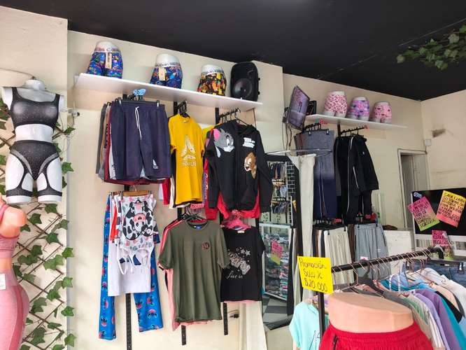 Urgente vendo almacén de ropa interior al por mayor 