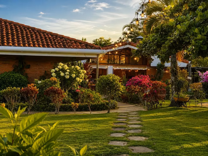 Hermosa casa Hacienda los Reyes- La Guácima