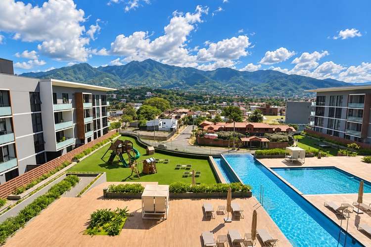 Alquiler Ejecutivo en Escazú Village |2 Hab c/ Walk-In Closet + Línea Blanca + Terraza Piscina + Sótano | $2000 USD
