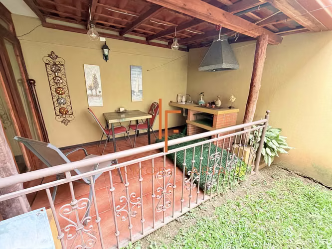 Venta de Casa en Residencial,  Ayarco a 4 min Walmart Curridabat - Imagen 3