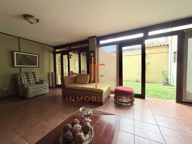 Venta de Casa en Residencial,  Ayarco a 4 min Walmart Curridabat - Imagen 5