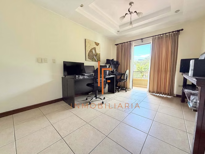 Venta de Casa en Residencial,  Ayarco a 4 min Walmart Curridabat - Imagen 16
