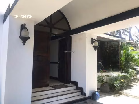 ESCAZU....VENTA CASA  POR MULTIPLAZA DUENO FINANCIA  -REBAJADA