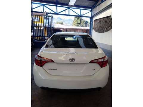 Toyota Corolla LE 2015 Automático