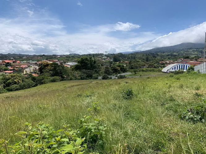 DE  OPORTUNIDAD, VENDE FINCA EN SAN JOSECITO DE SAN ISIDRO DE HEREDIA - Imagen 2