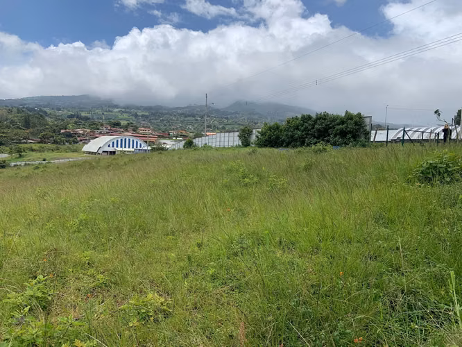 DE  OPORTUNIDAD, VENDE FINCA EN SAN JOSECITO DE SAN ISIDRO DE HEREDIA - Imagen 4