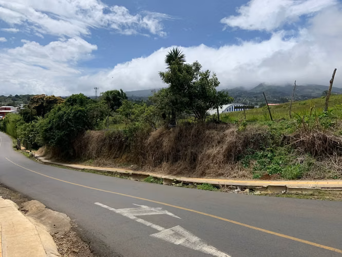 DE  OPORTUNIDAD, VENDE FINCA EN SAN JOSECITO DE SAN ISIDRO DE HEREDIA - Imagen 8