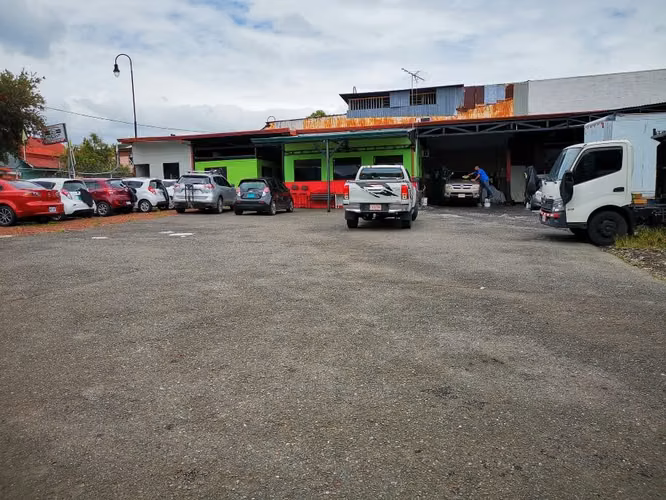 PROPIEDAD ESQUINERA EN VENTA – FRENTE EST. AL PACIFICO