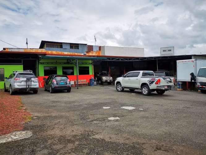 PROPIEDAD ESQUINERA EN VENTA – FRENTE EST. AL PACIFICO