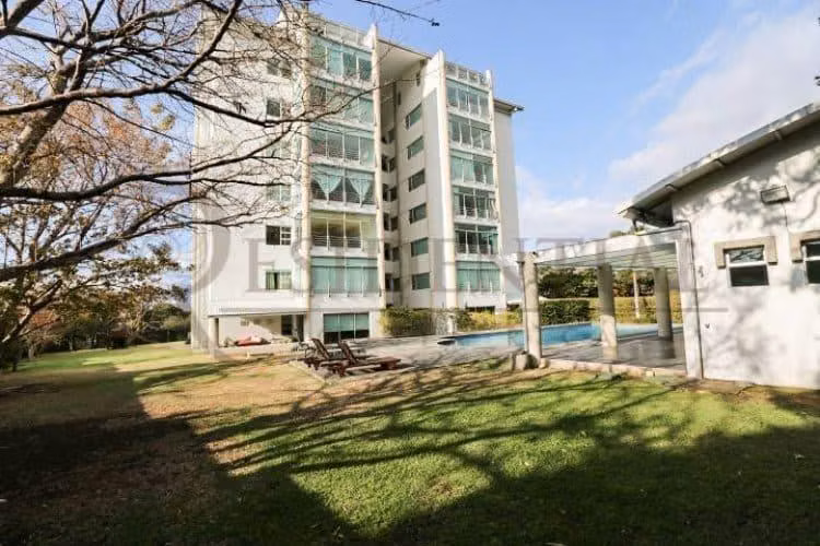Escazú, San Rafael condominio moderno con lujosos muebles. - Imagen 2