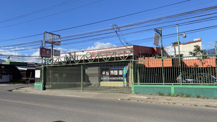 Centro Comercial La Pitahaya, Cartago