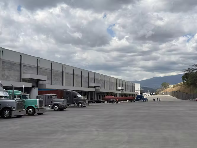 ALQUILA BODEGAS, OFIBODEGAS Y NAVES INDUSTRIALES