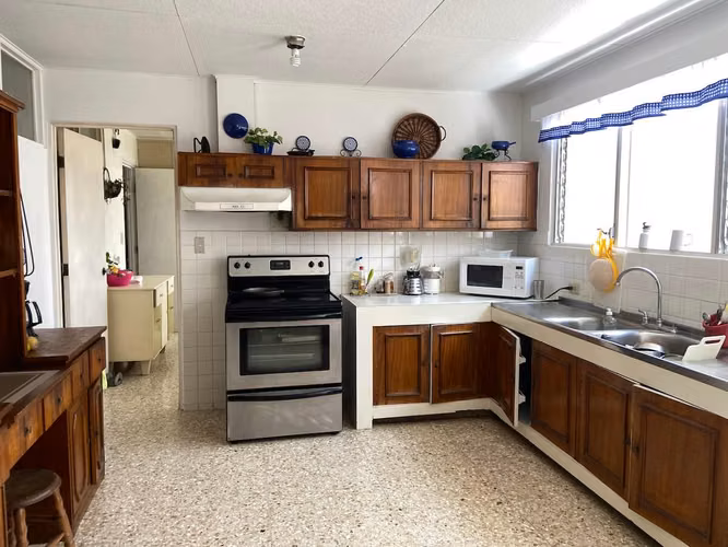 Se vende casa uso suelo mixto en San Pedro, Montes de Oca (AD) - Imagen 11